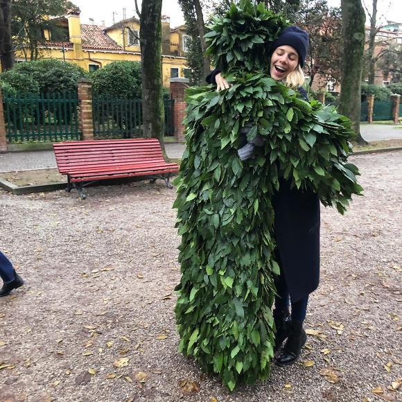 StudioGiardini and Love Enqvist host LÖVAMAN performance throughout Venice