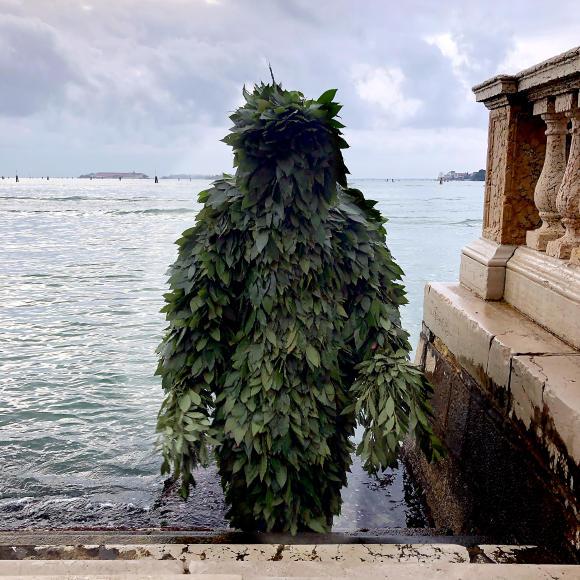 StudioGiardini and Love Enqvist host LÖVAMAN performance throughout Venice